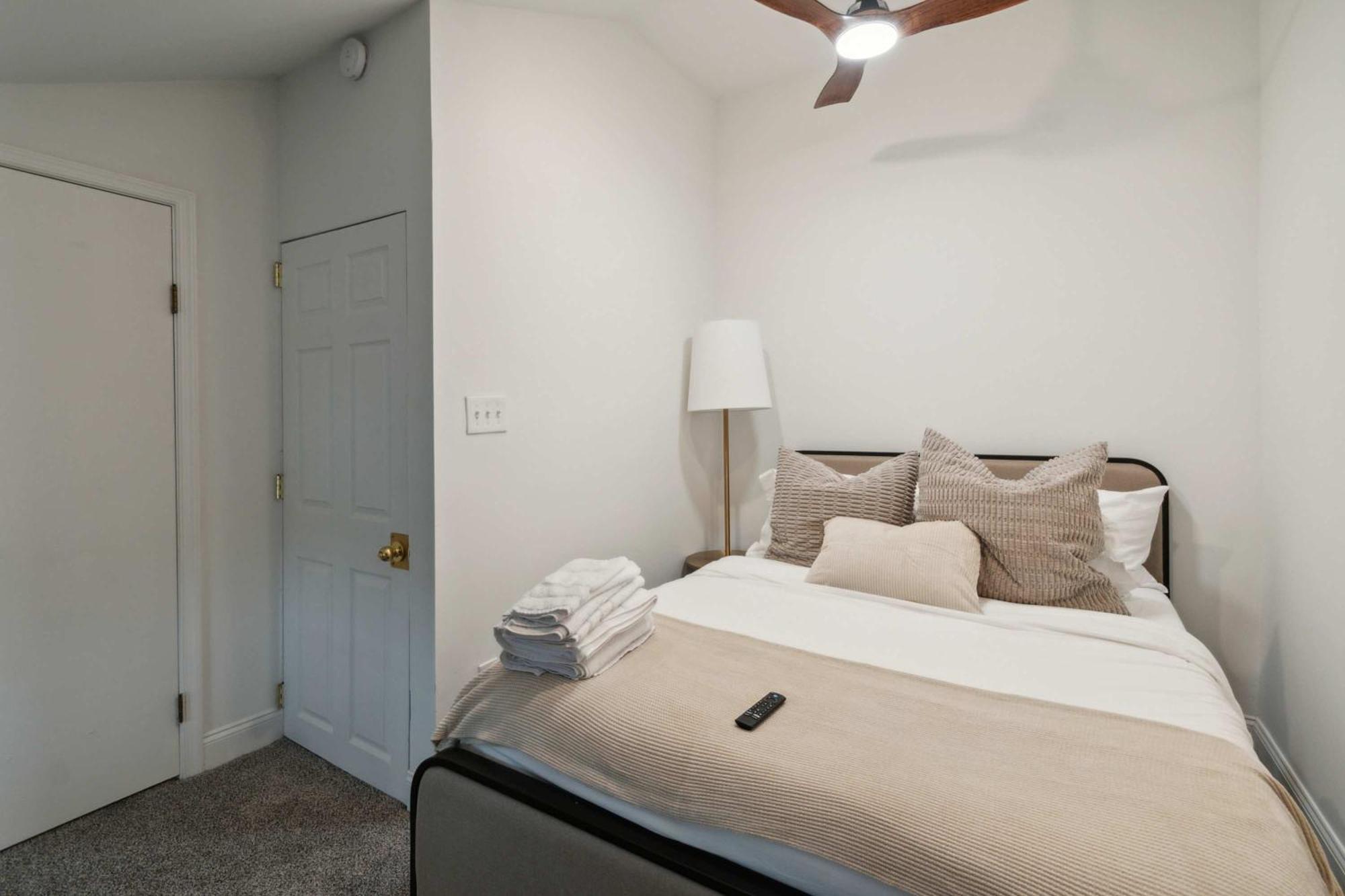 Holiday home Corner Rowhome With Parking Sleeps 8 Bala Cynwyd