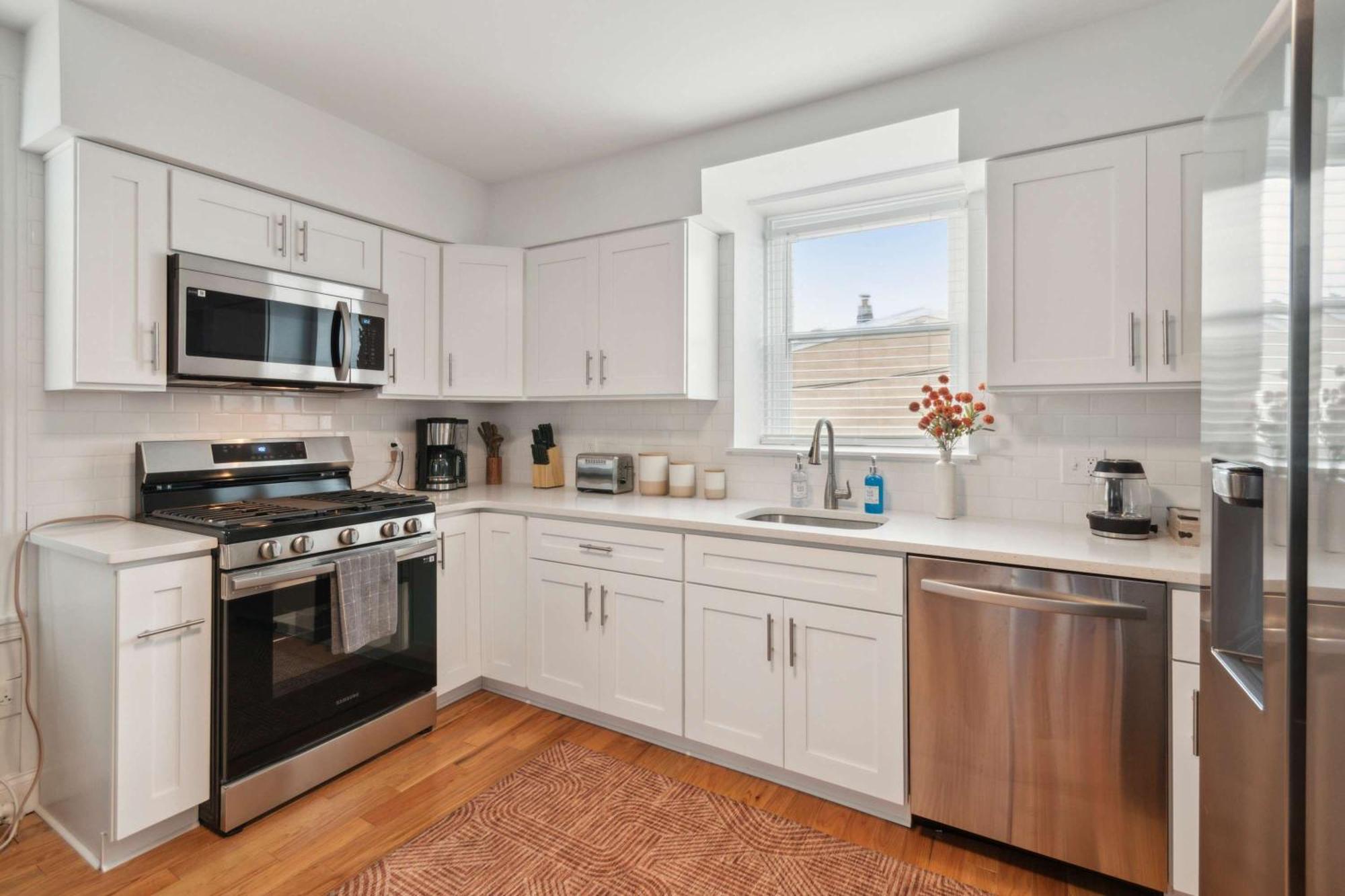 Holiday home Corner Rowhome With Parking Sleeps 8 Bala Cynwyd