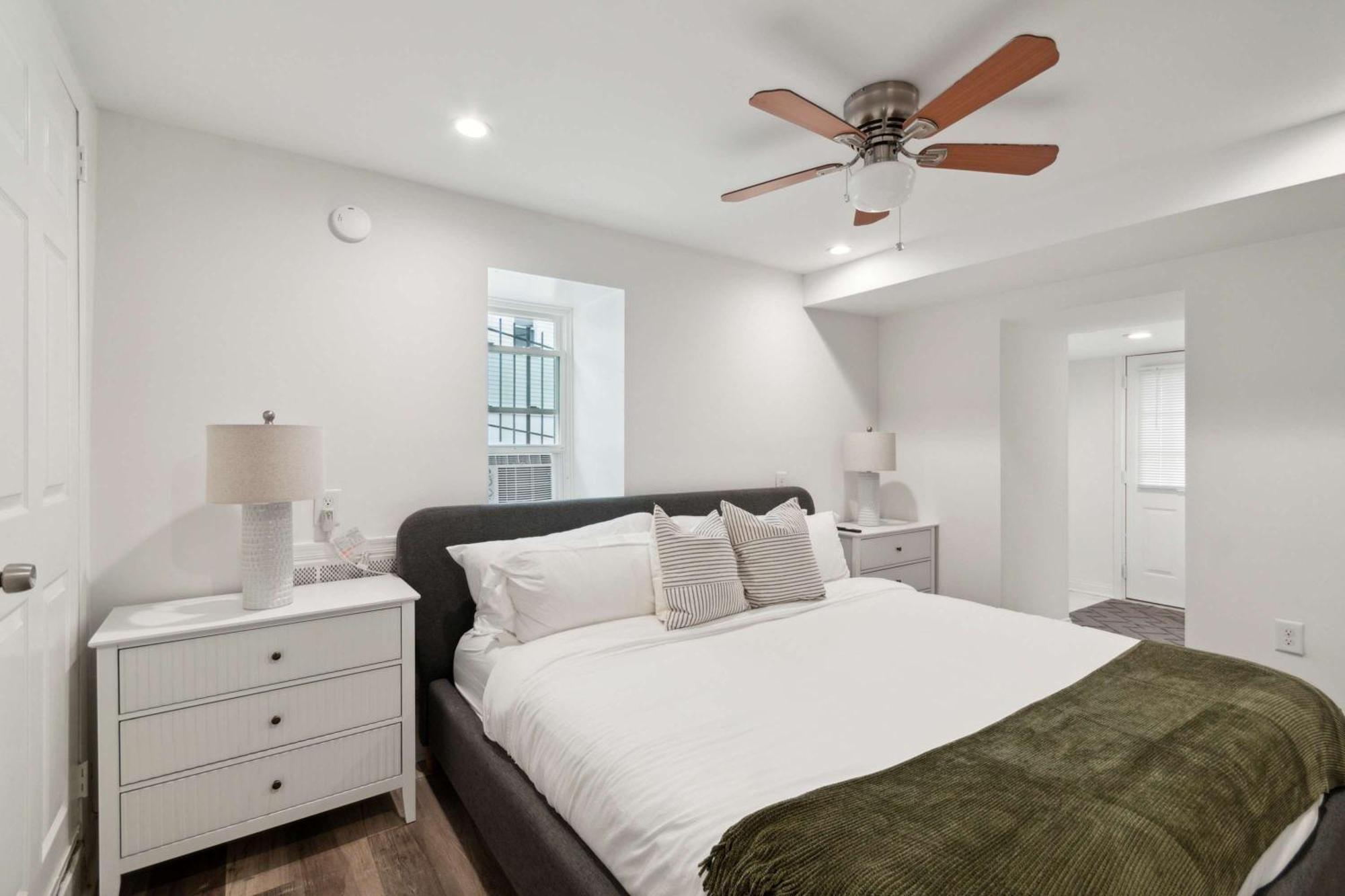 Holiday home Corner Rowhome With Parking Sleeps 8 Bala Cynwyd