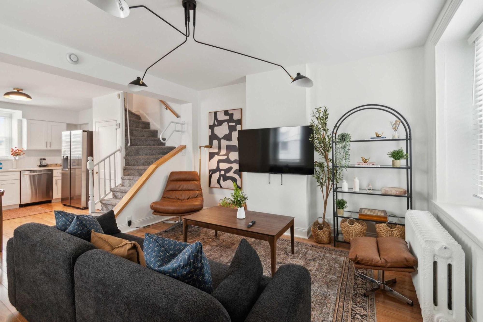 Holiday home Corner Rowhome With Parking Sleeps 8 Bala Cynwyd